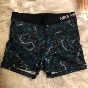 Nike Pro